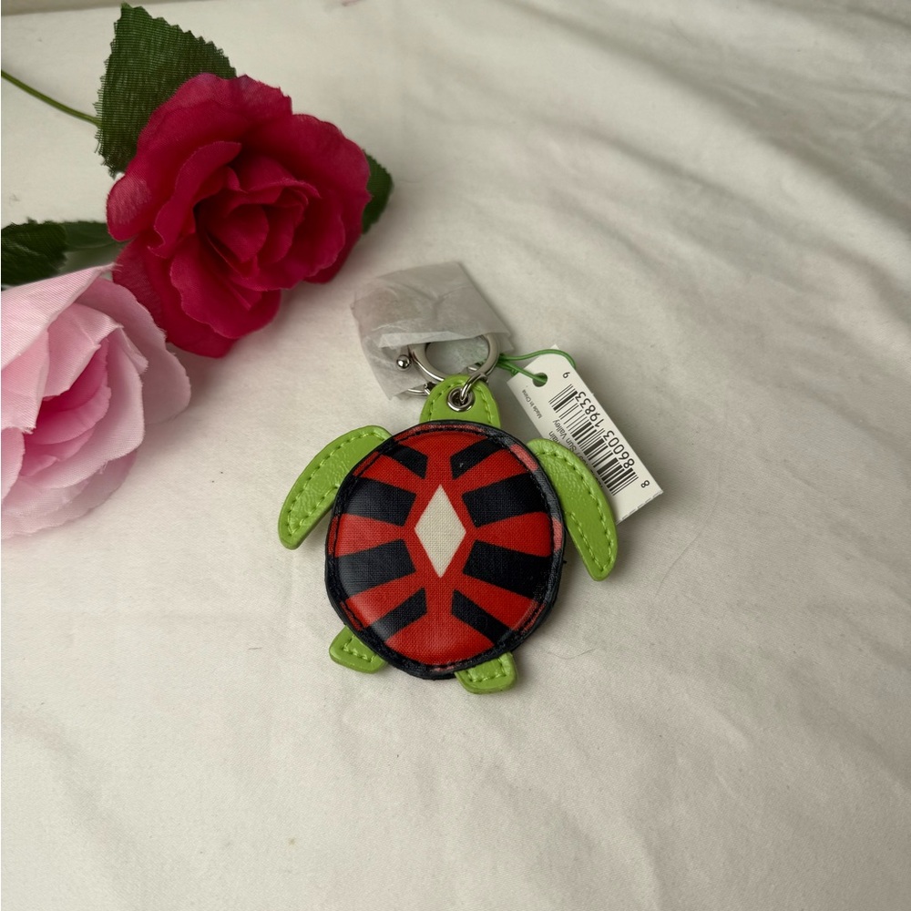 NWT Vera Bradley Sun Valley Seashore Keychain Turtle Keychain Rare! - Picture 3 of 3